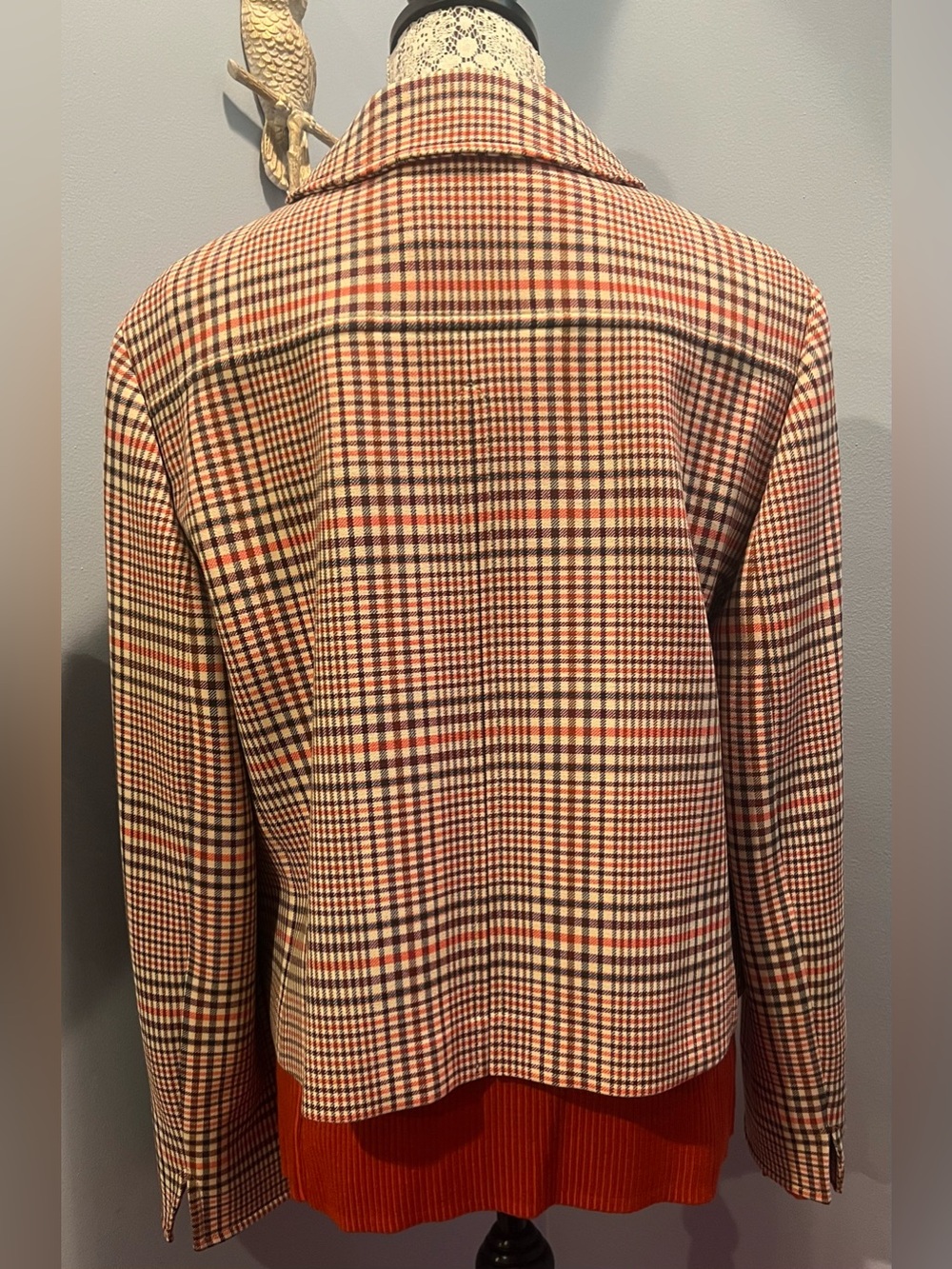 Akris Punto Plaid Cropped Jacket Blazer in colors Fuji-Sand-Wave - Picture 3 of 16